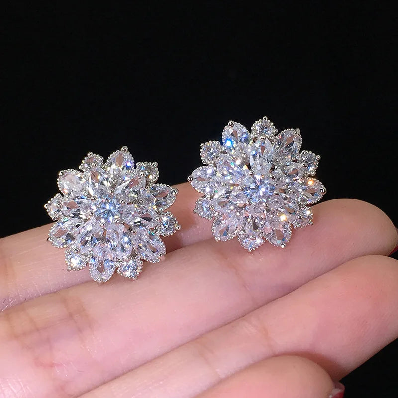 Exquisite Zircon Christmas Snowflake Stud Earrings for Women Shiny Rhinestone Crystal Flowers Earring Christmas New Year Gifts