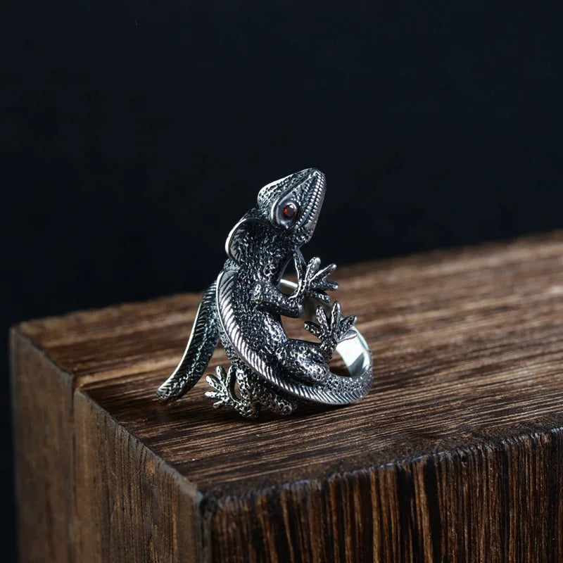 MKENDN Vintage Unique 925 Sterling Silver Chameleon Lizard Ring With Red Eyes For Men and Women Gothic Street Rock Punk Jewelry