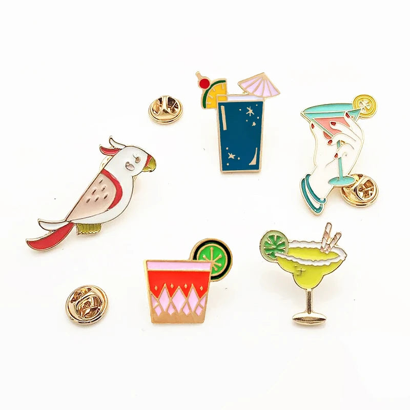 Fashion Summer Juice Drink Parrot Birds Cocktail Enamel Brooches Shirt Jackets Collar Lapel Pins Backpack Badge Holiday Jewelry