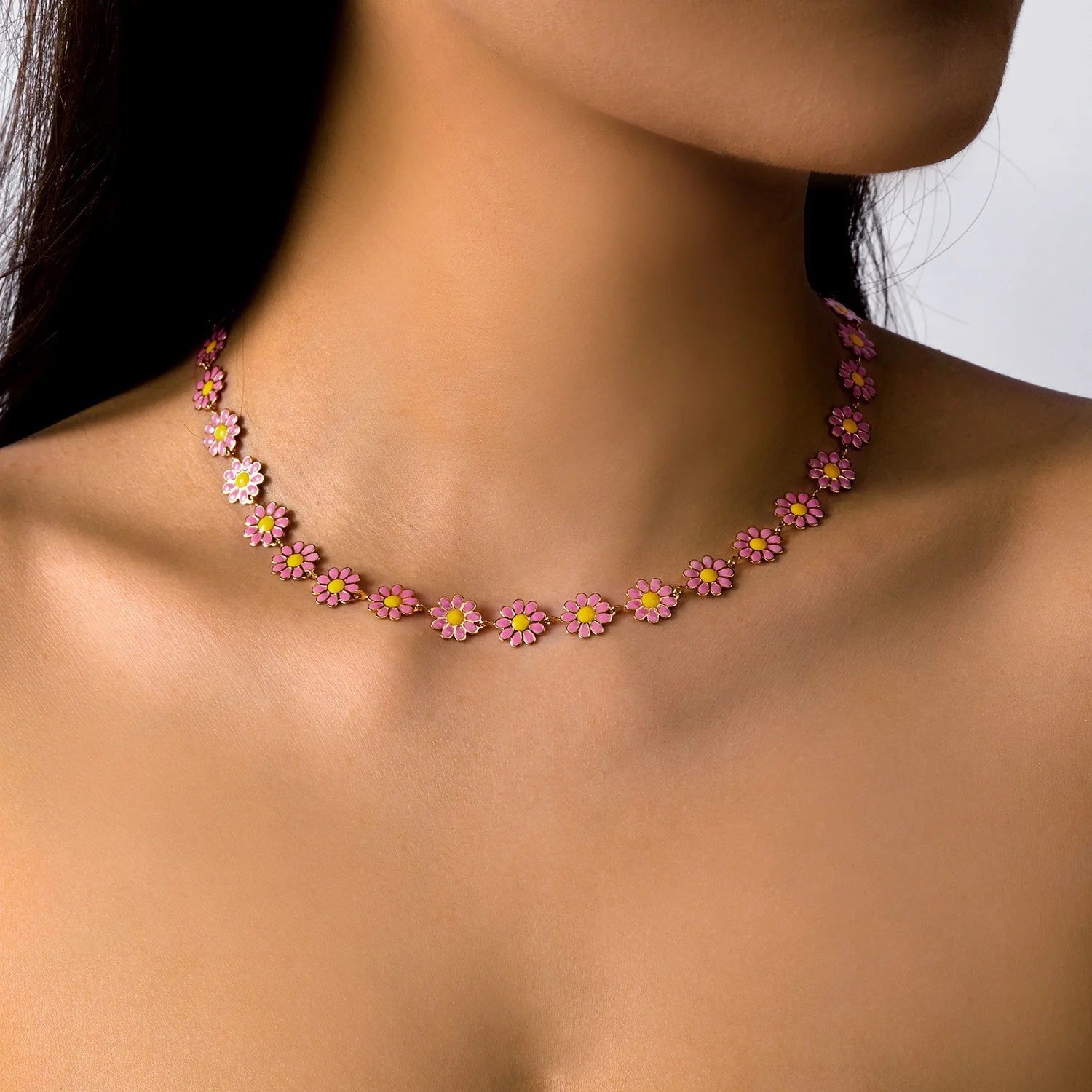 Collier ras-de-cou à motif marguerite pour femme et fille, style coréen, avec de jolies fleurs colorées. Bijou court pour mariage et fêtes.