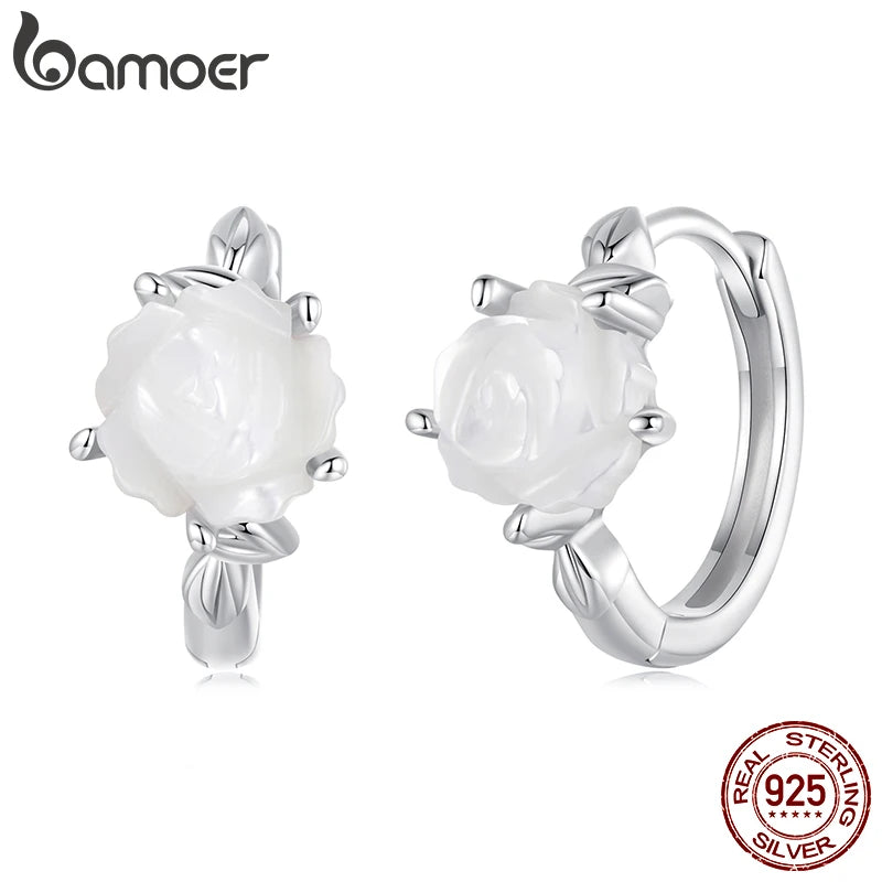 BAMOER Creolen aus 925er Sterlingsilber mit eingelegter weißer Rose für Frauen, hypoallergen, Huggie-Creolen, BSE1093