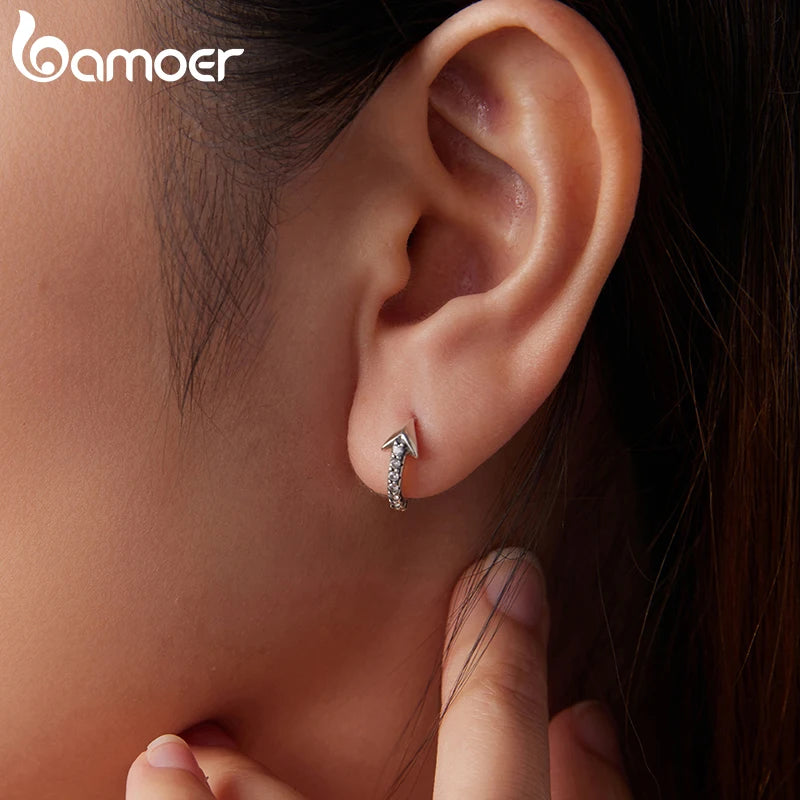 BAMOER Retro-Ohrringe mit Pfeilmotiv aus 925er Sterlingsilber für Damen, oxidierte Zirkonia-Ohrringe, originelles Schmuckgeschenk