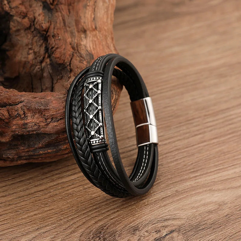 MKENDN Geflochtene Wickelarmbänder aus mehrschichtigem Leder für Herren, Vintage-Hohlmuster, Edelstahl-Metall-Accessoires, Armbänder