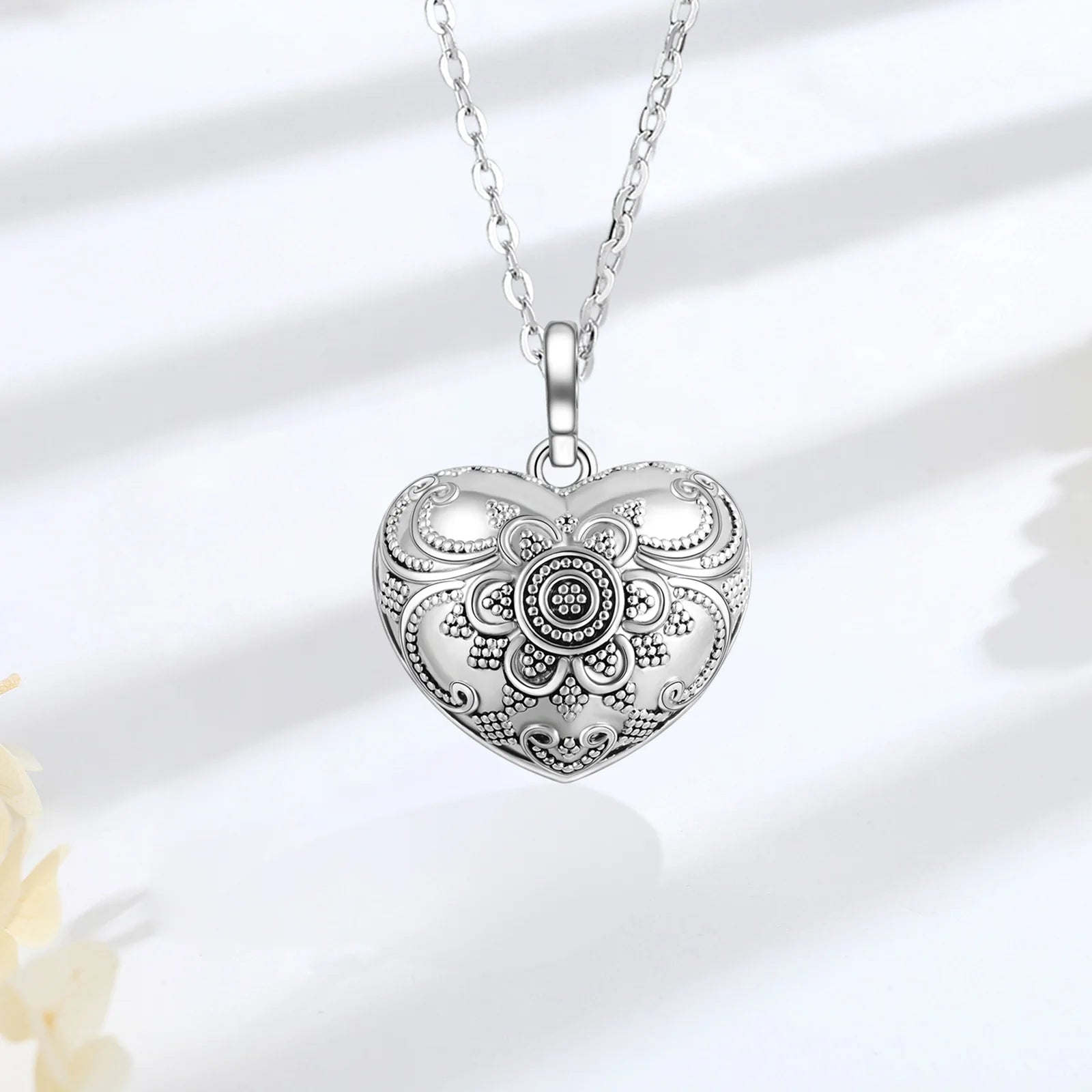 Eudora Collier Bola de Grossesse Necklace Ball Heart Flower Angel Caller Musical Bell Pendant Jewelry Gift for Pregnant Women