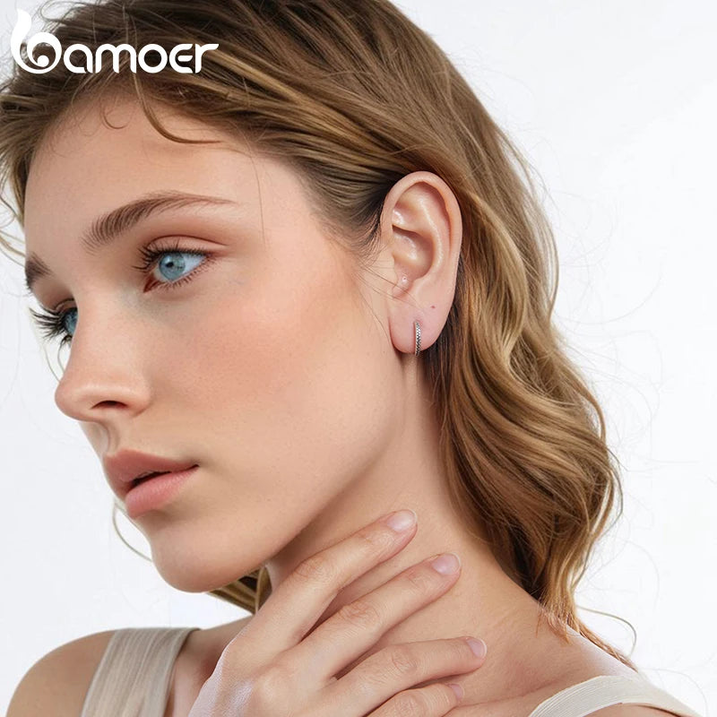 BAMOER Klassische 925 Sterling Silber Schlangenmuster Huggie Ohrringe, kleine gedrehte Huggie Mode Creolen für Damen SCE1854