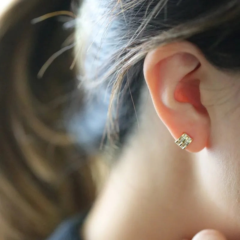 925 Sterling Silber plattiert 14K Gold Glänzende zweireihige Zirkon Ohrringe für Frauen Hochwertiger stilvoller schlichter Schmuck