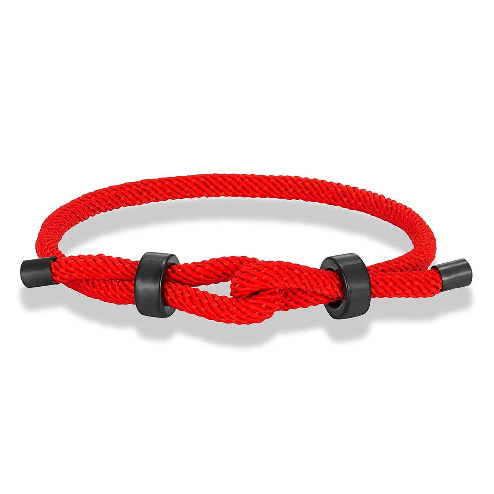 MKENDN Verstellbares Armband mit Glücksknoten, rotem Seil und schwarzem Edelstahlanhänger, wasserfest, ideales Schmuckgeschenk für Verliebte