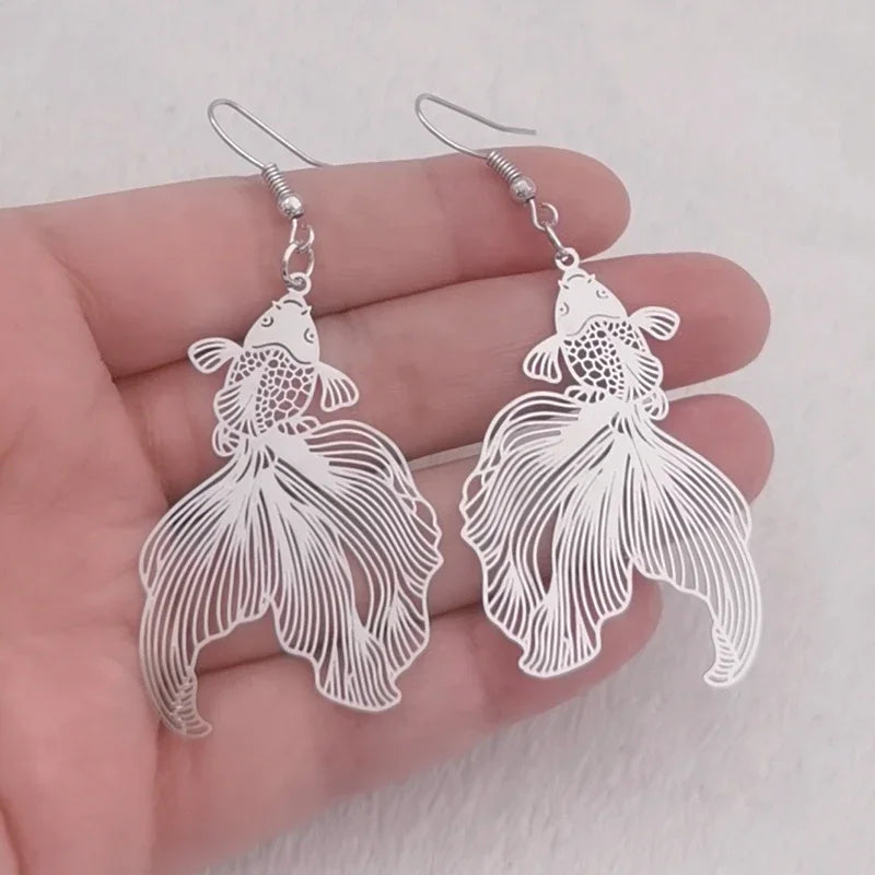 Nouvelles boucles d'oreilles Koi à la mode, pendentif métallique creux exagéré, boucles d'oreilles poisson rouge, boucles d'oreilles géométriques pour femmes, bijoux boucle d'oreille poisson