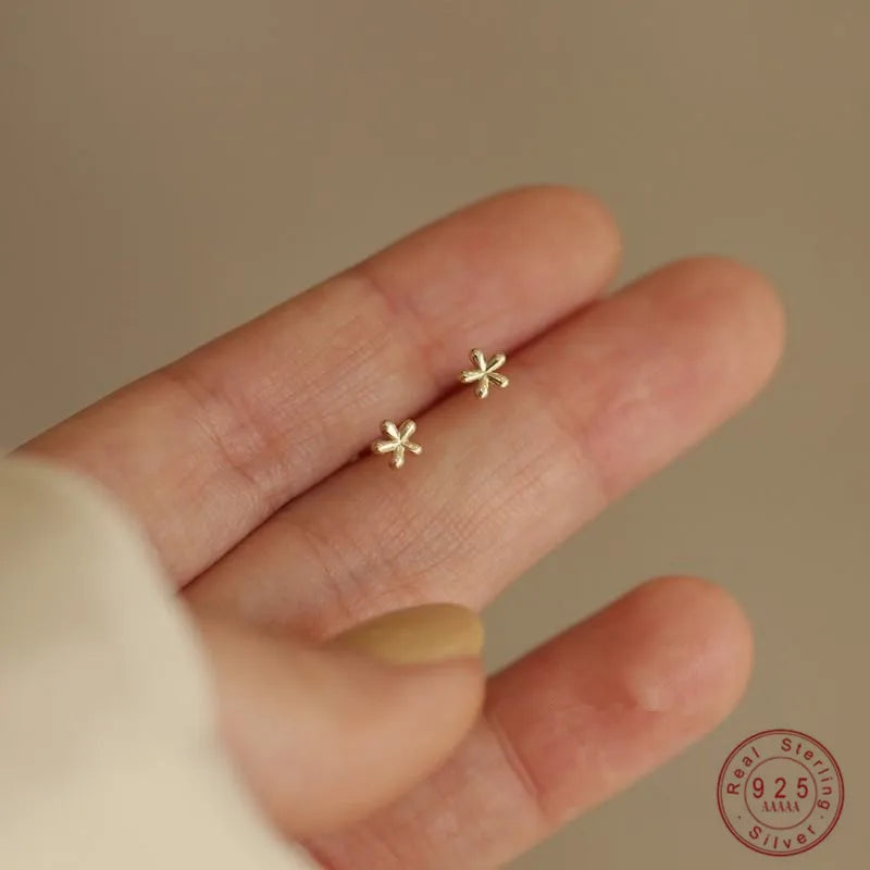 925 Sterling Silver Plating 14k Gold Mini Glossy Flower Stud Earrings for Women Cute Simple Exquisite Jewelry