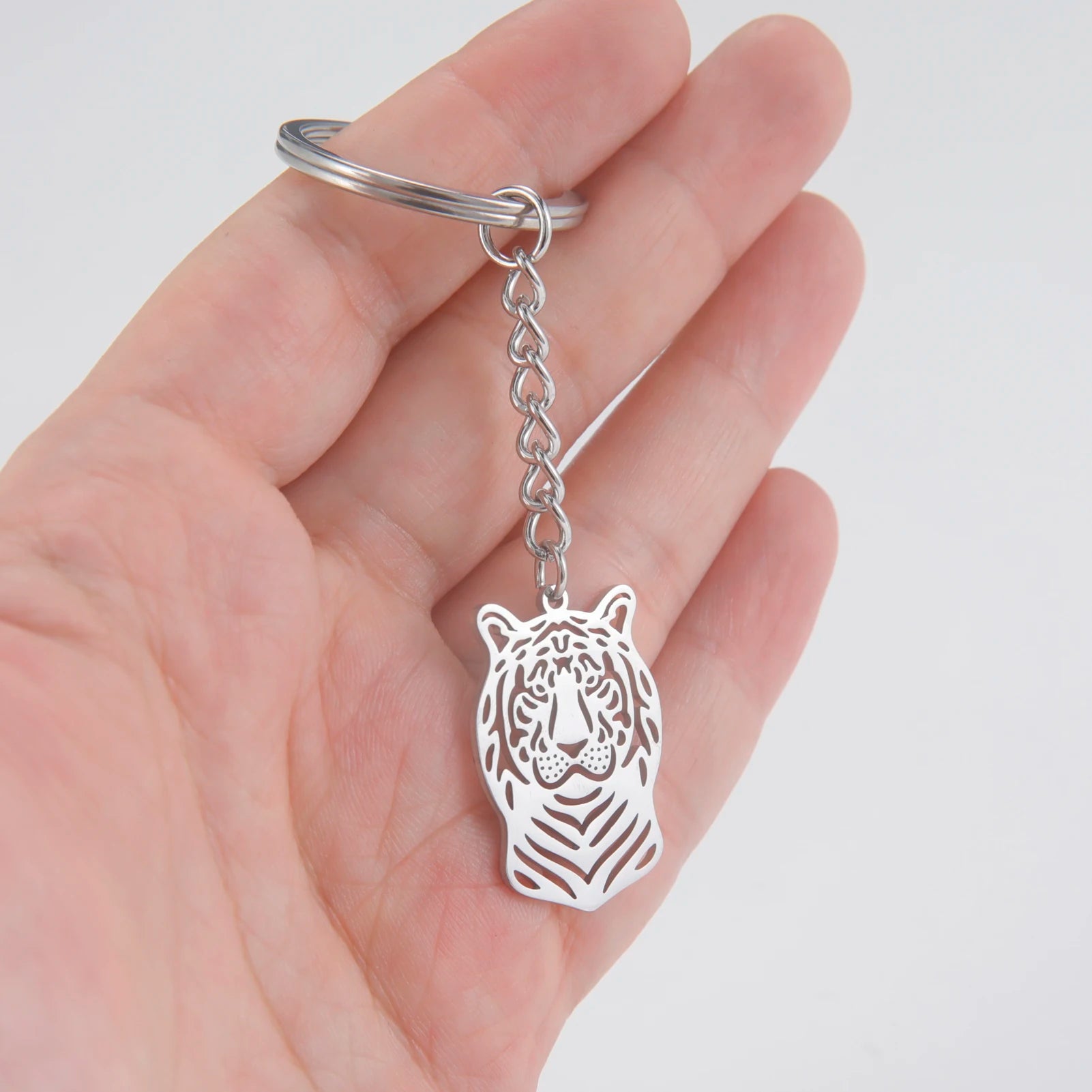 Porte-clés pendentif tigre Dreamtimes 2023 mode punk acier inoxydable accessoires tête d'animal pour hommes cadeau