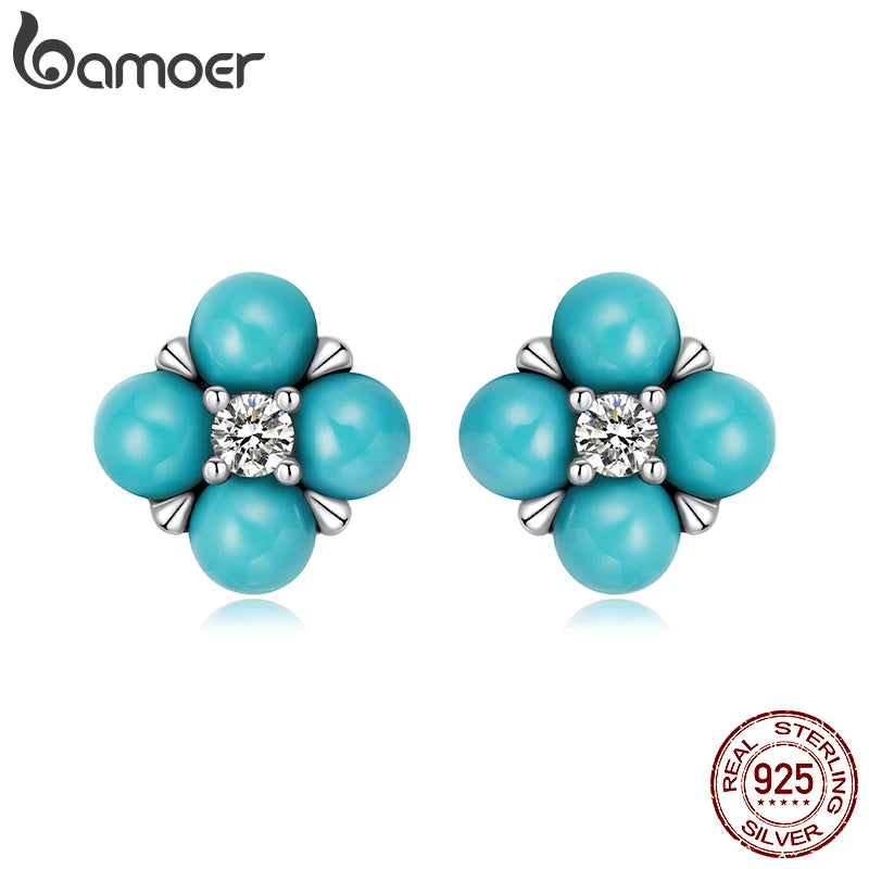 BAMOER Ohrstecker aus 925er Sterlingsilber mit türkisfarbenem Kleeblattmotiv, weißgoldplattierte Piercing-Ohrringe mit grünem Zirkonia – das perfekte Geschenk für elegante Frauen