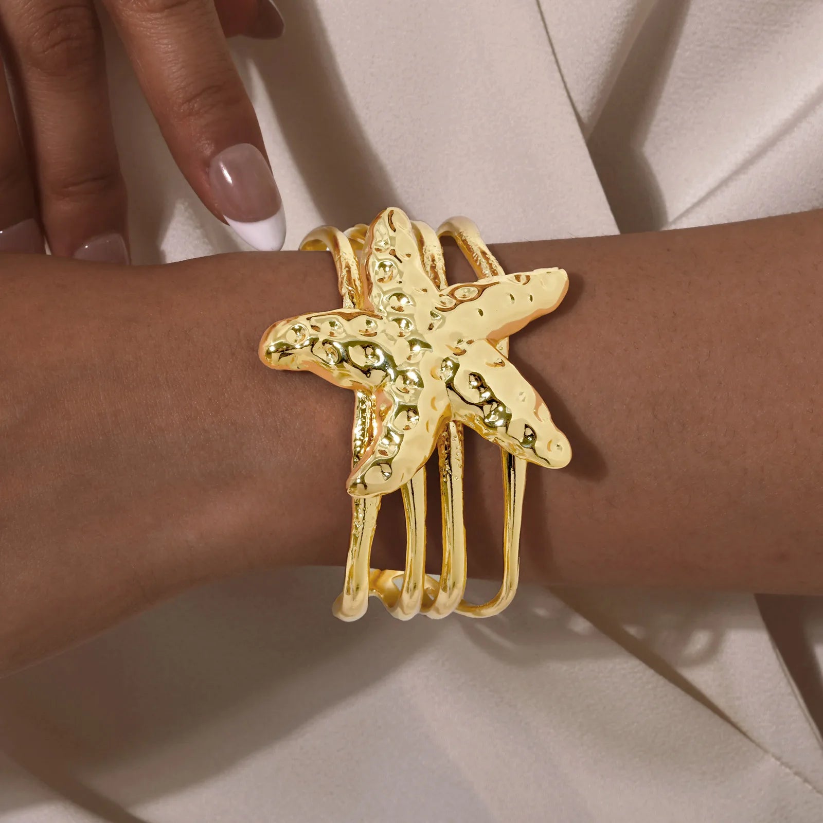 Vnox Chunky Starfish Cuff Bracelets For Women Girls,Stainless Steel Gold Color Heavy Bangles,Female Trendy Jewelry Party Daily