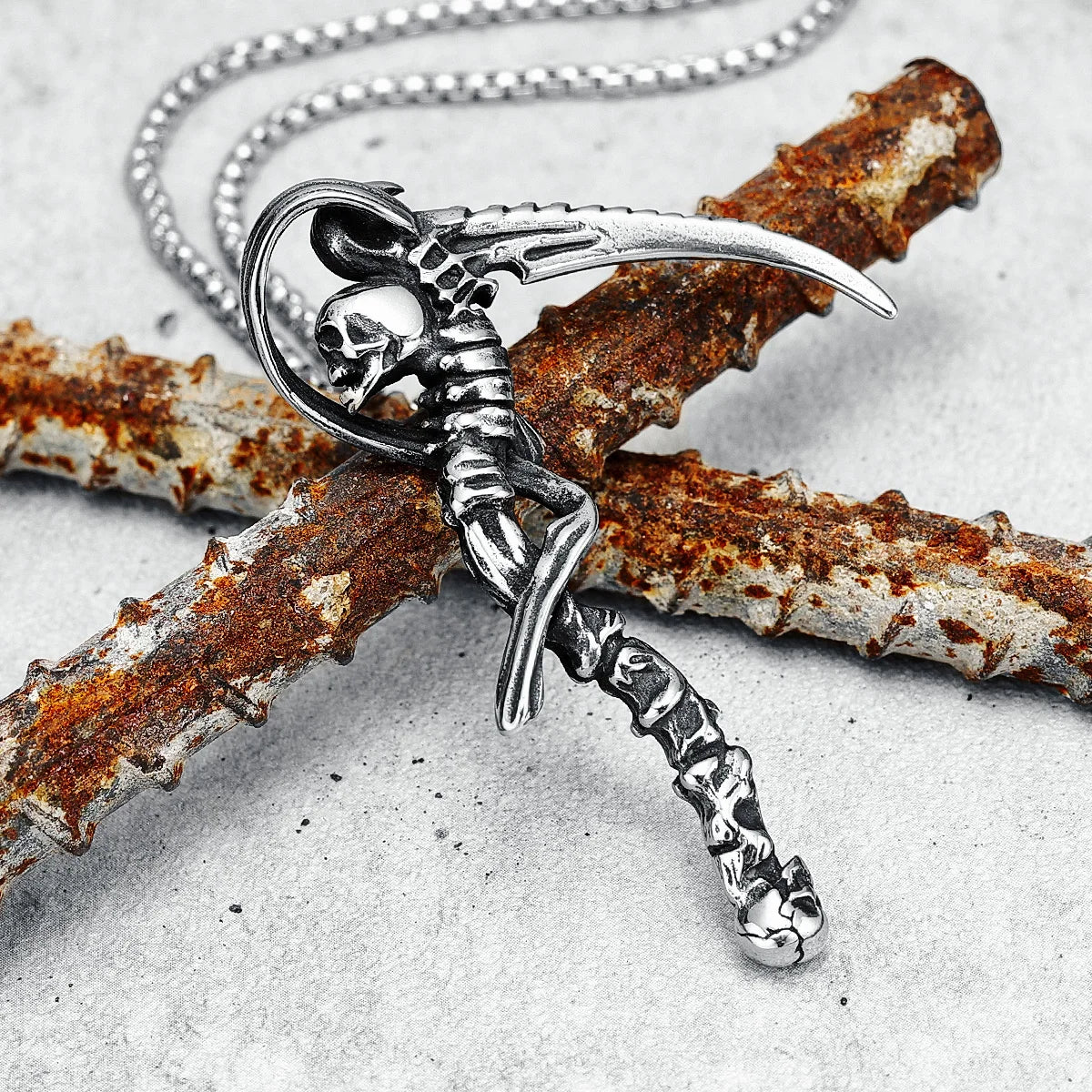 Collier avec pendentif en acier inoxydable Death Scythe pour homme, style punk rock, chaîne vintage hyperbolique, pour petit ami, bijoux, cadeau