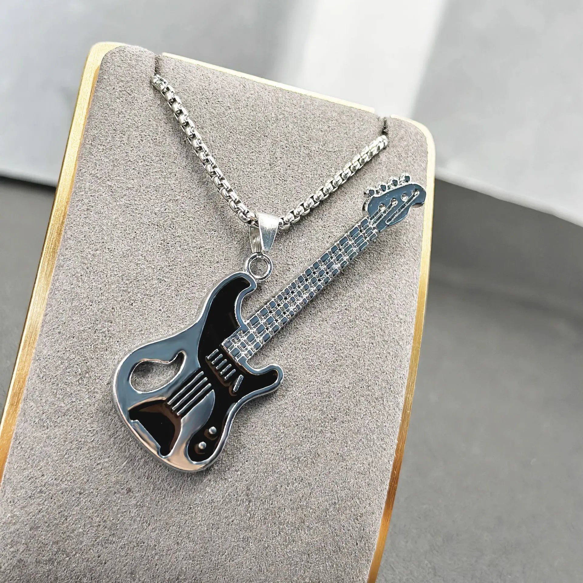 Punk Style Necklace for Men Guitar Pendant High Quality Rock Hip Hop Personality Men's Necklace Fashion Jewelry