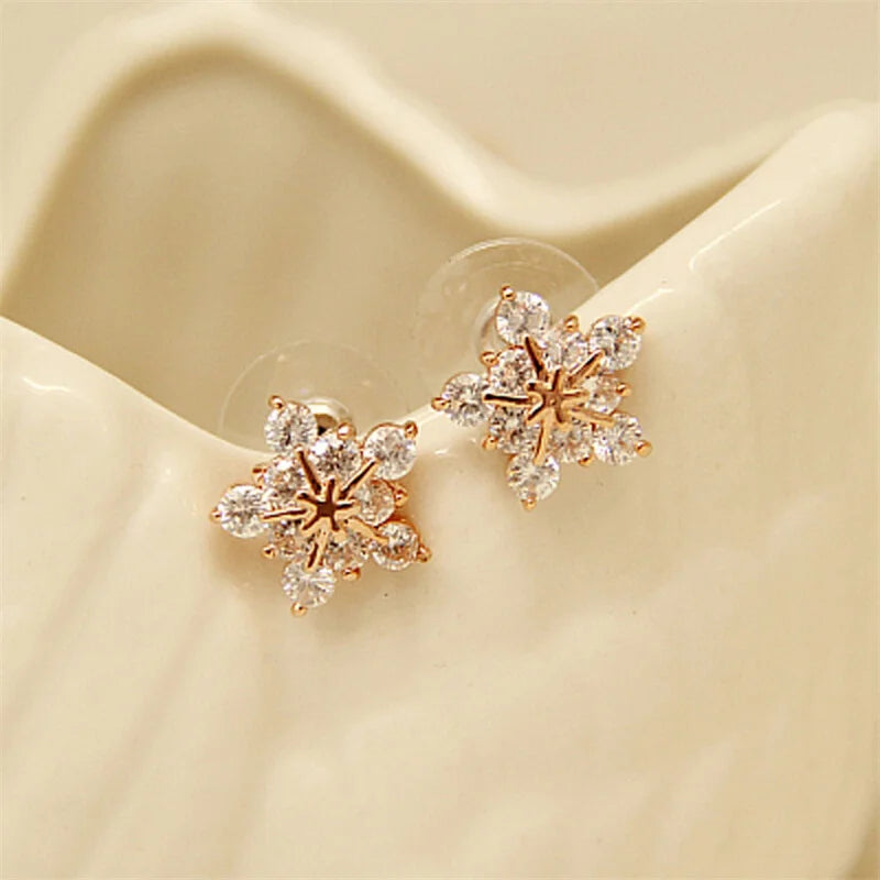 Exquisite Zircon Snowflake Stud Earrings for Women Shiny Rhinestone Crystal Flowers Earring Girl Party Christmas Jewelry Gifts