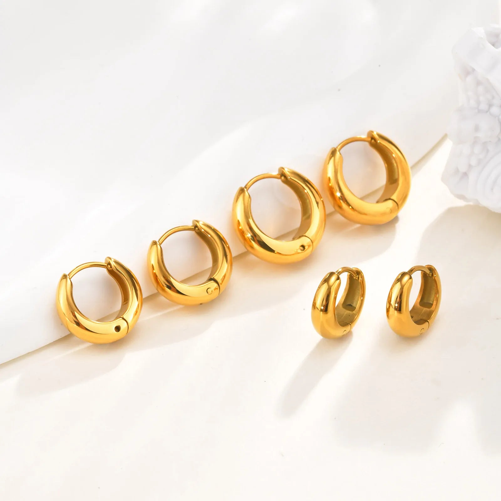 Vnox Simple Circle Hoop Earrings Stainless Steel Gold Color High Polish Round Earring For Women Aesthetic Jewelry Girls Gift