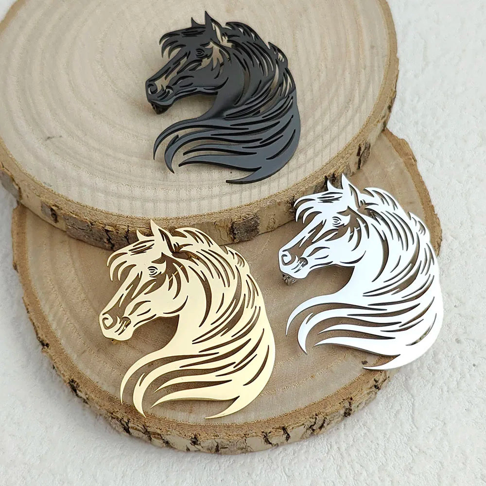 Original innovative horse head hollow stainless steel gold-plated 18K brooch, suit lapel pin, waterproof formal fittings