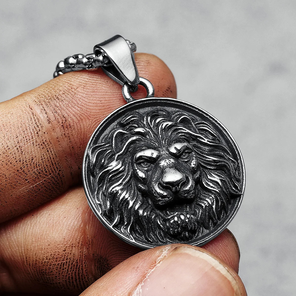 Angry Lion Face Men Necklace 316L Stainless Steel Animal Retro Relief Pendant Chain Rock Punk for Friend Male Jewelry Best Gift