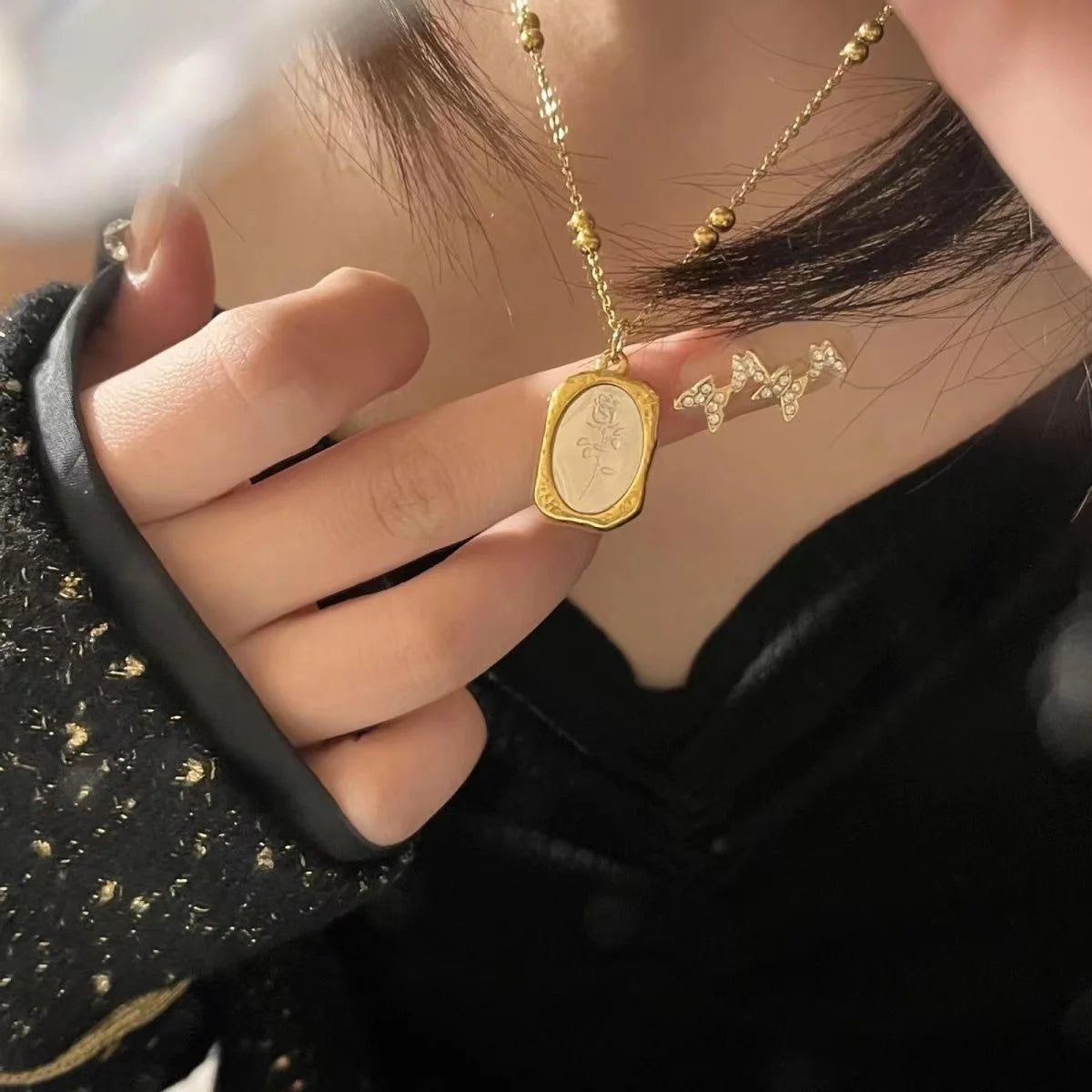 Stainless Steel Mirror Flower Pendant Necklace For Women Gold Color Rose Flower Charm Neck Chain Party Retro Temperament Jewelry