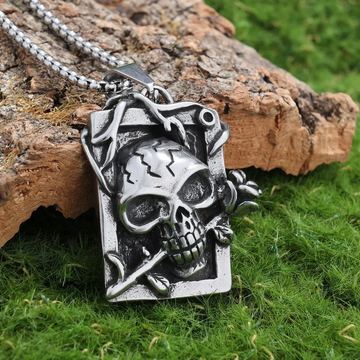 Hot Selling Personality Trend Necklace Skull Rose Shape Pendant Stainless Steel Titanium Steel Men's Fashion Holiday Gift