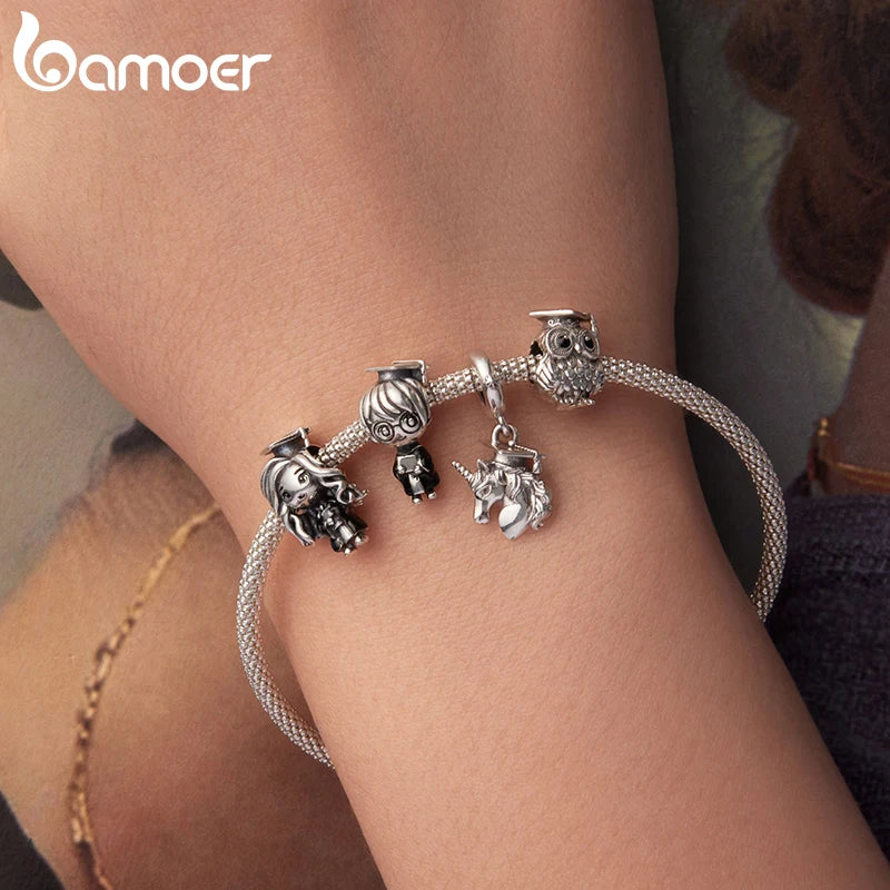 BAMOER Happy Graduate Charms Bachelor-Hut-Perlen, oxidierter Einhorn-Anhänger für junge Frauen, Armband, DIY-Geschenk zur Abschlussfeier