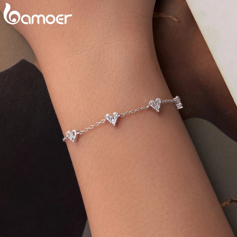 BAMOER Armband aus 925 Sterlingsilber mit kleinem Zirkonia-Herz, verstellbare Kette, leichtes, süßes Geschenk, edler Schmuck für Damen