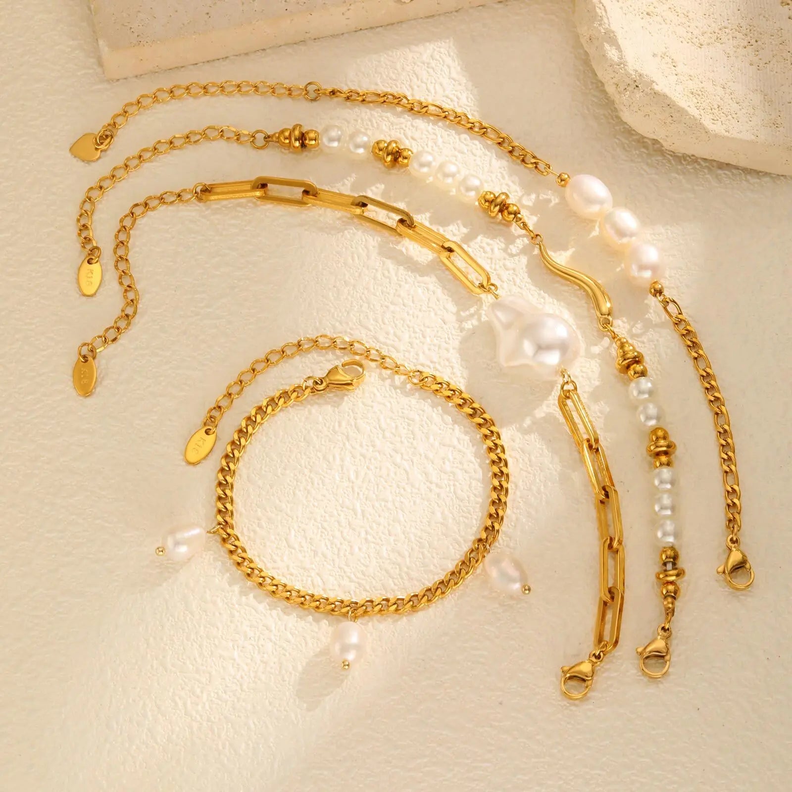 Vnox Original Design Bright Pearl Bracelet For Women Wedding Jewelry Elegant Stainless Steel Chain Bracelet Modern Trendy Style