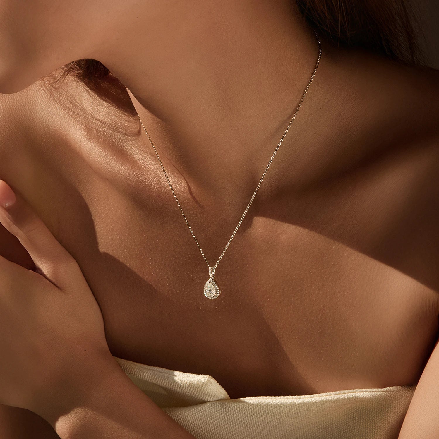 MODIAN 1.2CT Water Drop Moissanite Wedding Necklaces 925 Sterling Silver Exquisite Pendant Necklace For Women Statement Jewelry