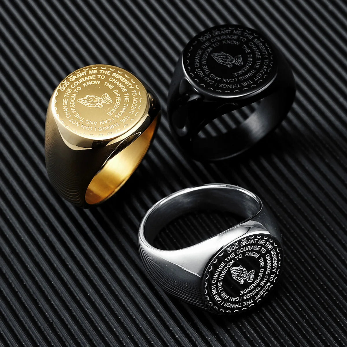 316L Edelstahl Herrenringe Lasst uns beten Amulett Retro Ring Poliertes Finish für Männer Freund Biker Schmuck Geschenk Großhandel