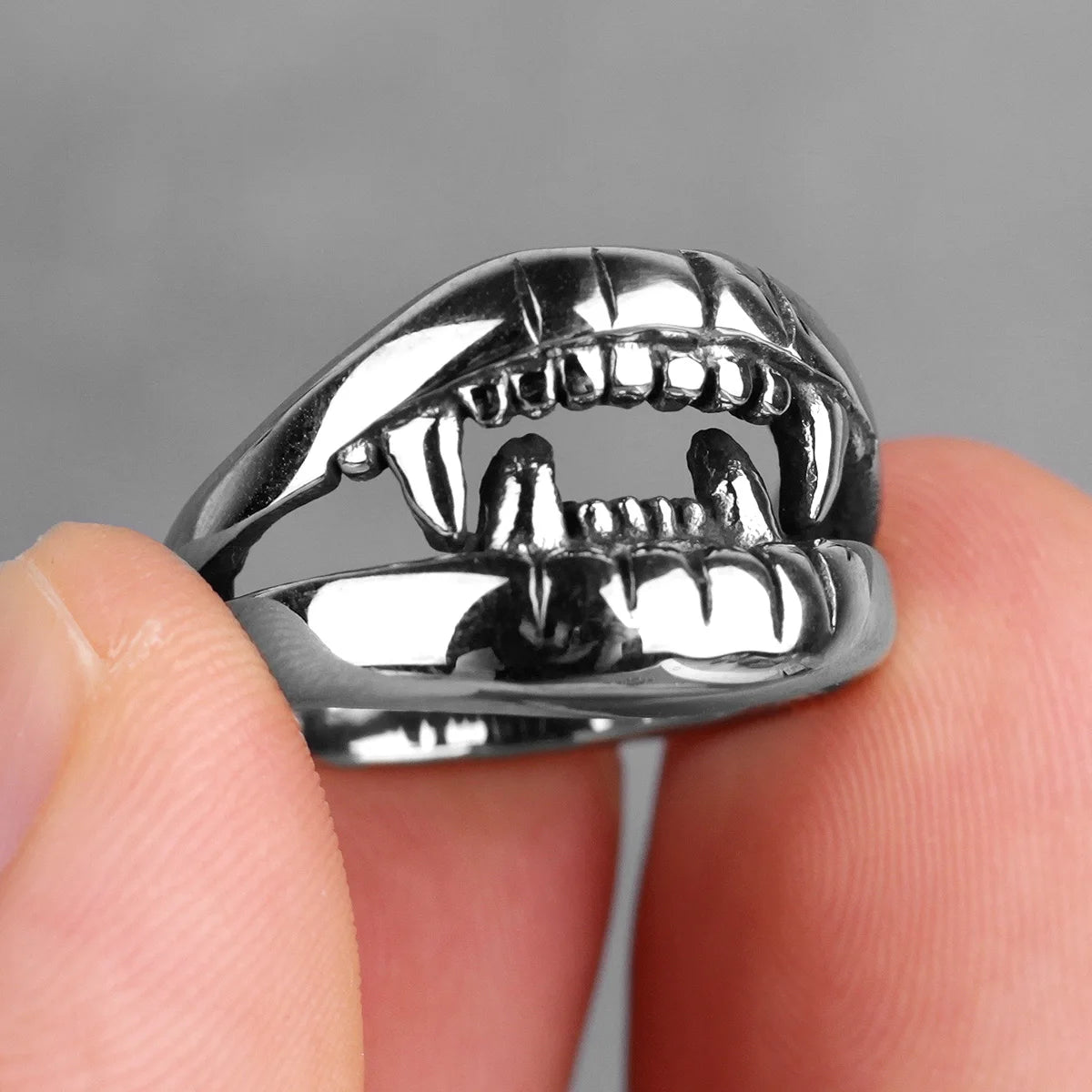 Devil Mouth / Vampire Teeth Ring - Madeinsea©