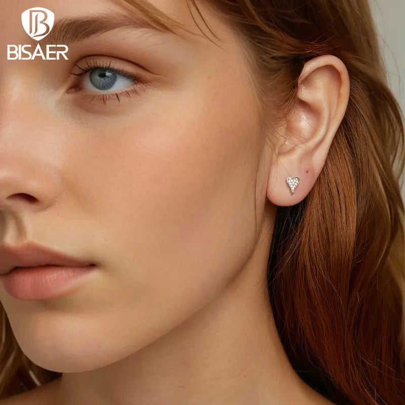 Boucles d'oreilles à tige en forme de cœur brillant en argent sterling 925 BISAER serties de zircons pavés plaqués or blanc bijoux fins pour femme cadeau de fête