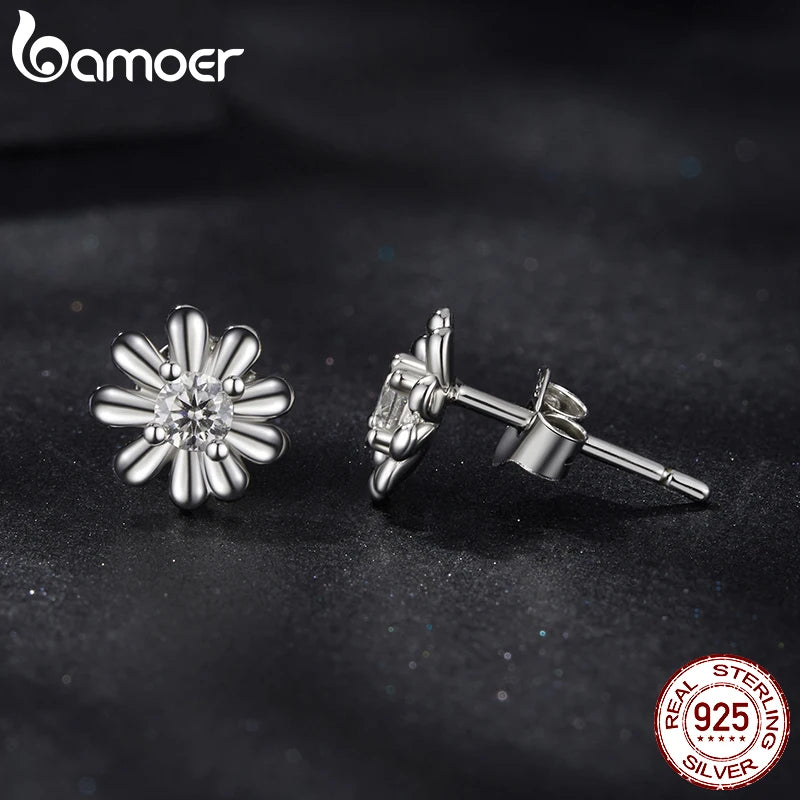 BAMOER Vergoldete Halo Moissanite Daisy Ohrstecker 925 Sterling Silber Hypoallergen Elegante Kleine Blumen Ohrringe