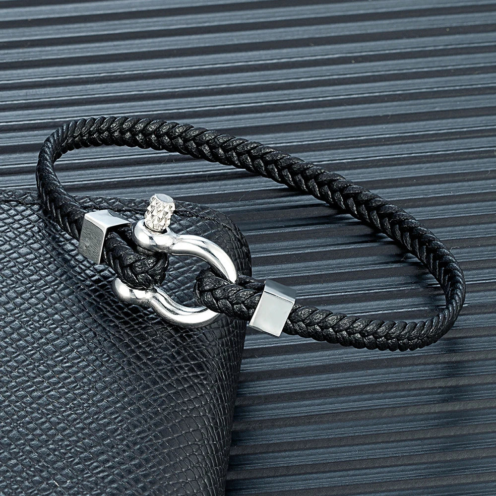 MKENDN Geflochtenes Lederarmband für Herren und Damen, Edelstahl, Mini-Hufeisenschäkel mit Schrauben, Armbänder für Bootsfahrer, Surfer, Schmuck