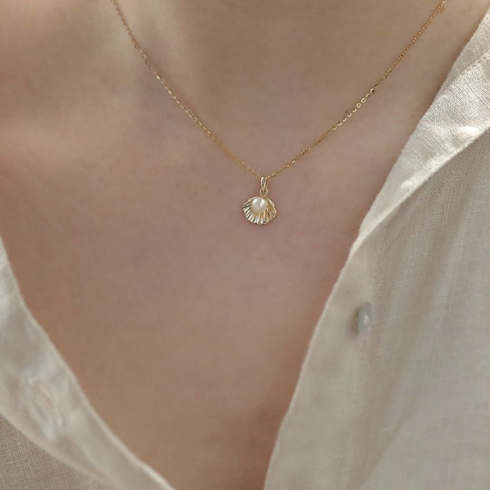Clam Shell Necklace