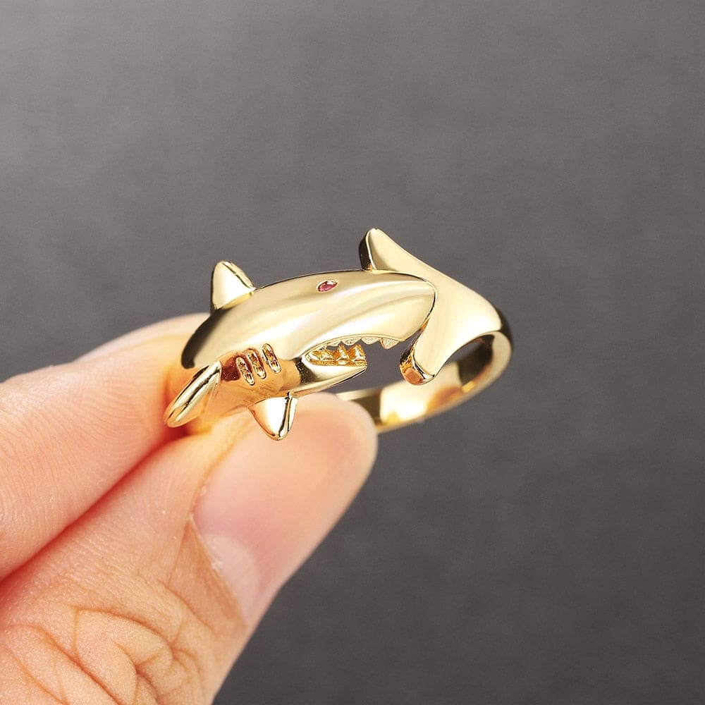 Crystal Shark Ring Eyes