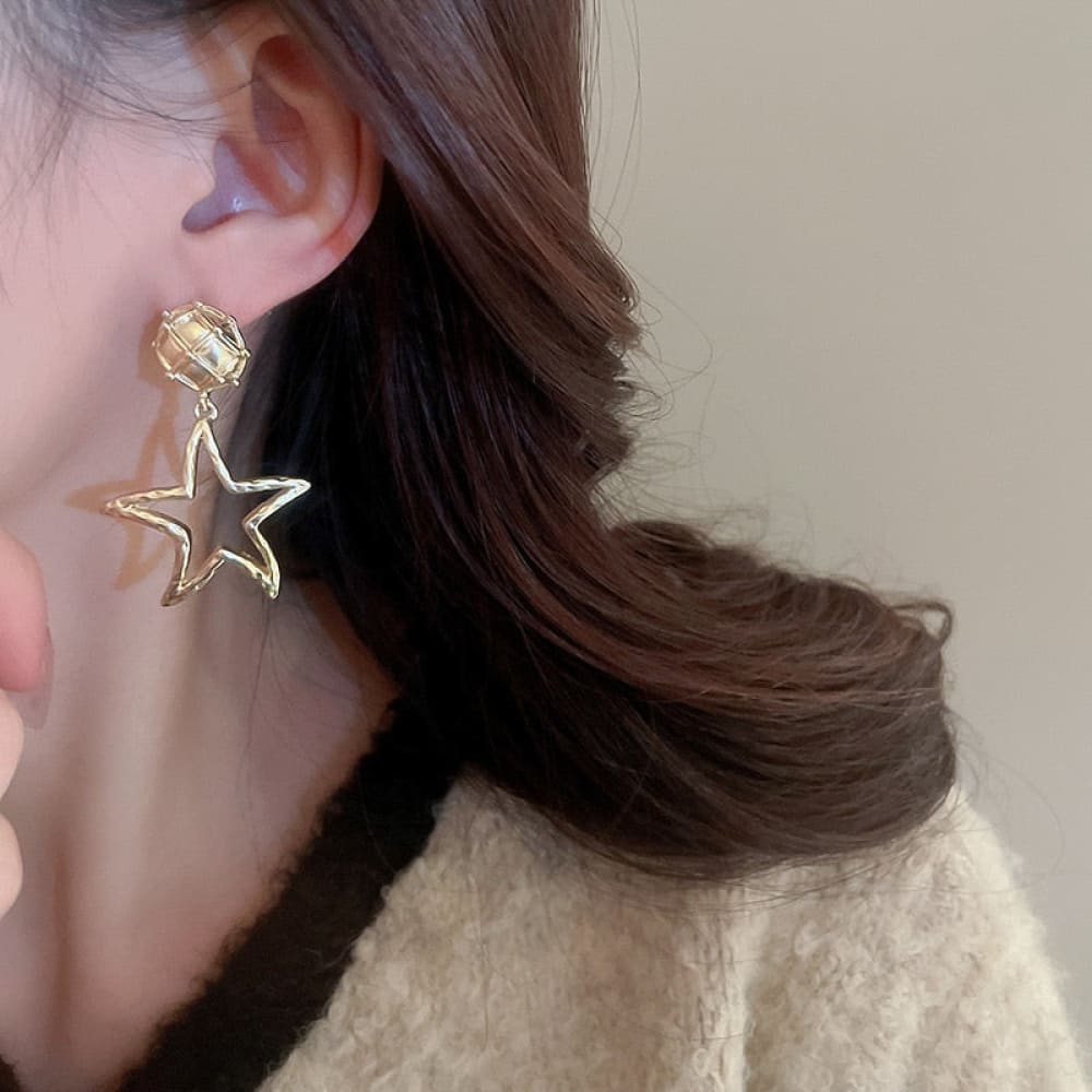 Gold Hollow Starfish Earrings
