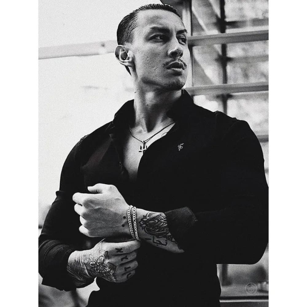 Sharp Trident Necklace