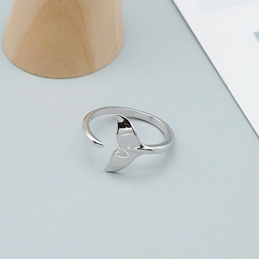Silver Tail Whale Ring