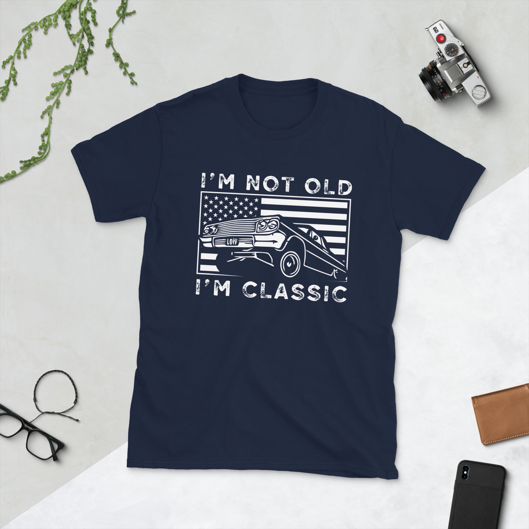 Ich bin nicht alt, ich bin ein klassisches Shirt, Vintage Lustiges Autoliebhaber T-Shirt, Geschenke für Papa Opa Ehemann, Automechaniker Shirt, Amerikanische Flagge Muscle Car