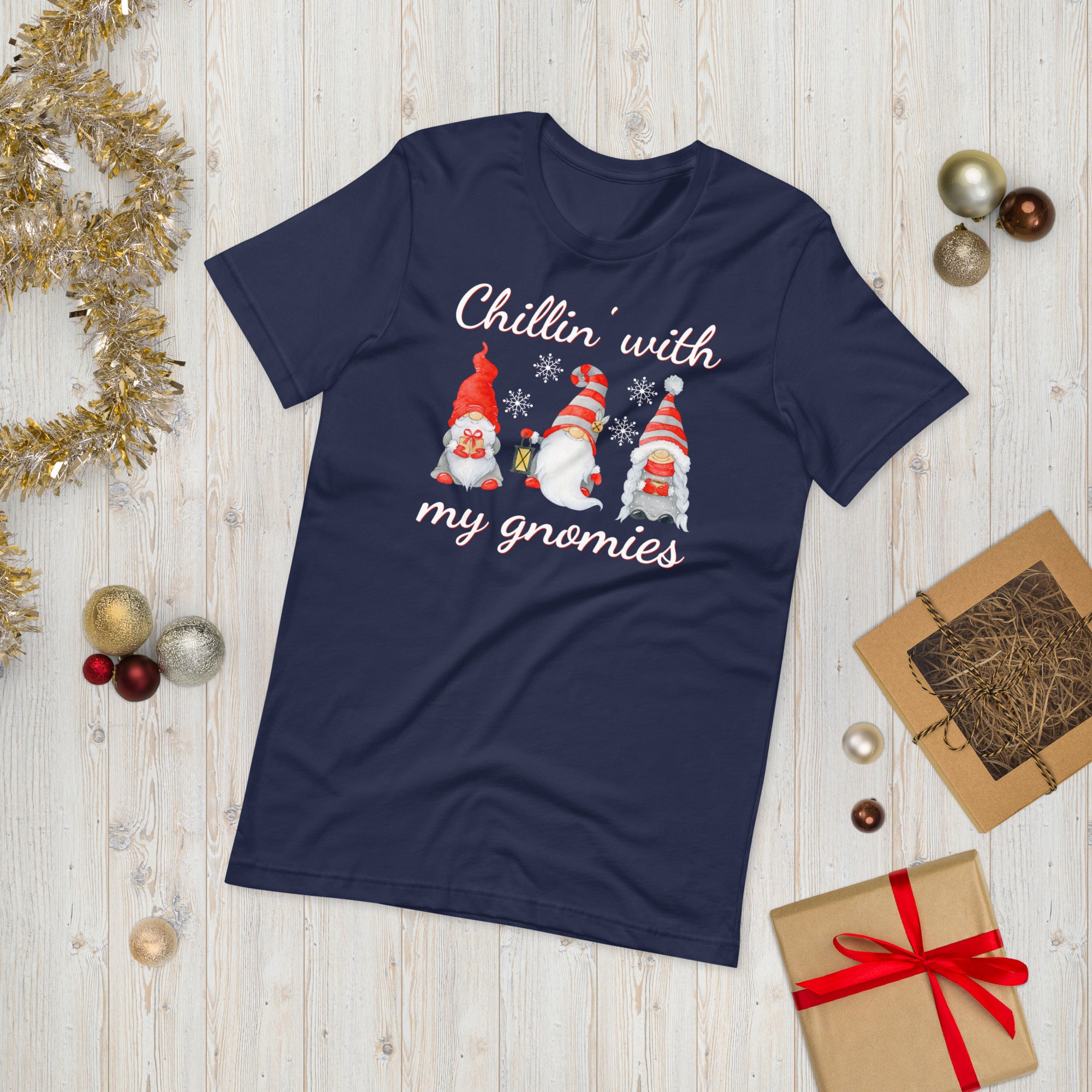 Chillin With My Gnomes Shirt, Lustiges Chilling Gnomes Shirt, Gnome Weihnachtsshirt, Gnome Shirt, Süßes Gnome Shirt, Winter Gnome Shirt