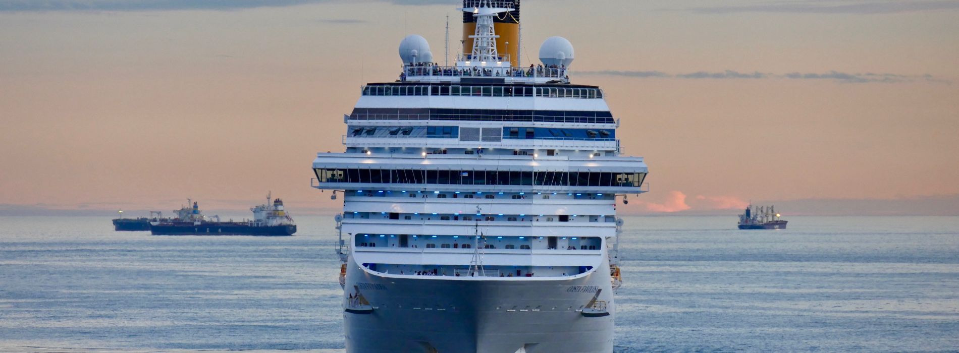 How Many Deaths on Cruise Ships Per Year? - Exploring the Safety of the Sea - Madeinsea©