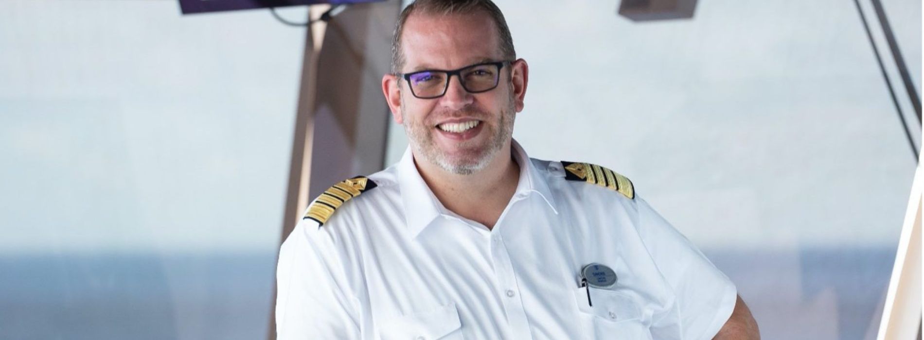 How much do royal caribbean cruise ship captains make? - Madeinsea©