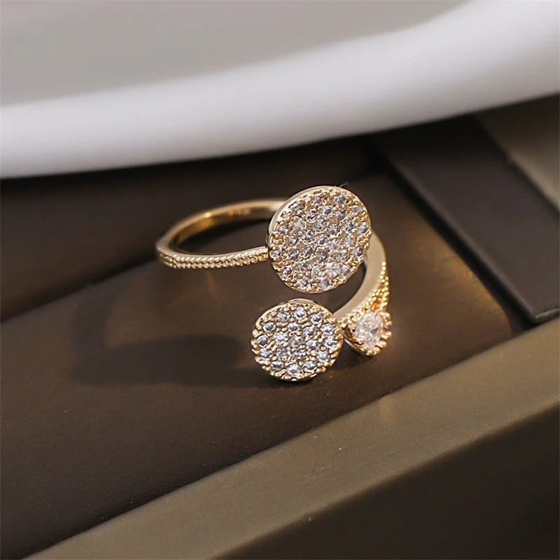 Koreanischer Modeschmuck: Muschel-Herz-Zirkonringe für Damen, exquisite Perlenblumen-Ringe für offene Finger, minimalistischer, außergewöhnlicher Schmuck für Mädchen