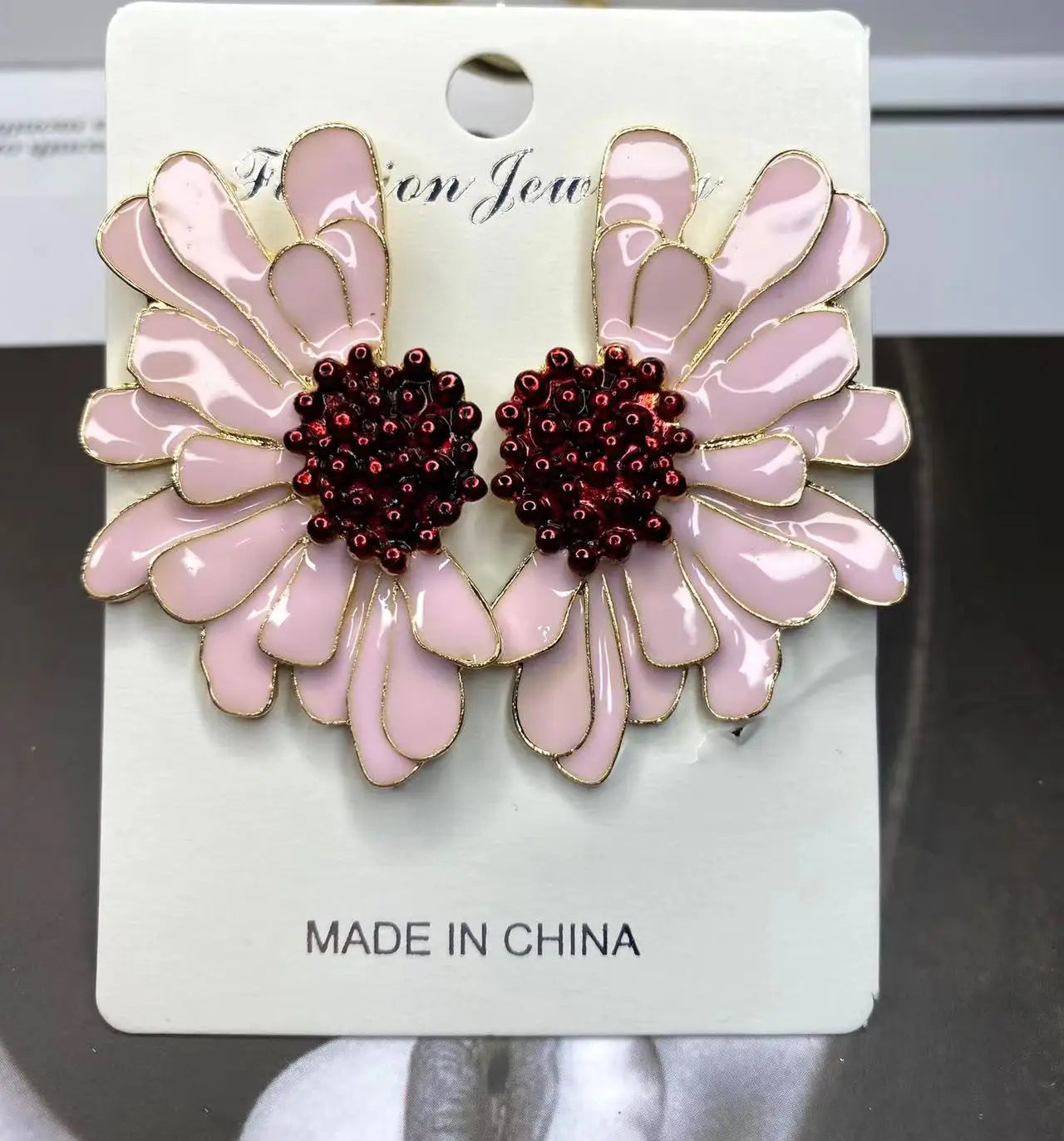 Personality Irregular Dasiy Flower Earrings for Woman Party Casual