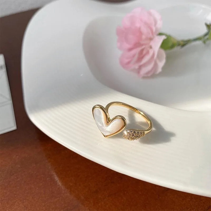 Koreanischer Modeschmuck: Muschel-Herz-Zirkonringe für Damen, exquisite Perlenblumen-Ringe für offene Finger, minimalistischer, außergewöhnlicher Schmuck für Mädchen