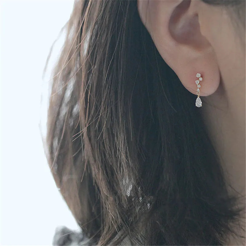 925 Sterling Silber Überzogene 14k Gold Micro-eingelegten Zirkon Kleine Funkelnde Kristall Ohrringe Frauen Mode Party Schmuck Zubehör