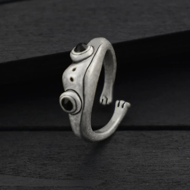 New Vintage Crystal Eye Frog Ring Men Boho Brass Knuckle Animals Anel Masculino Love Rings For Women Girls Fashion Jewelry Gift
