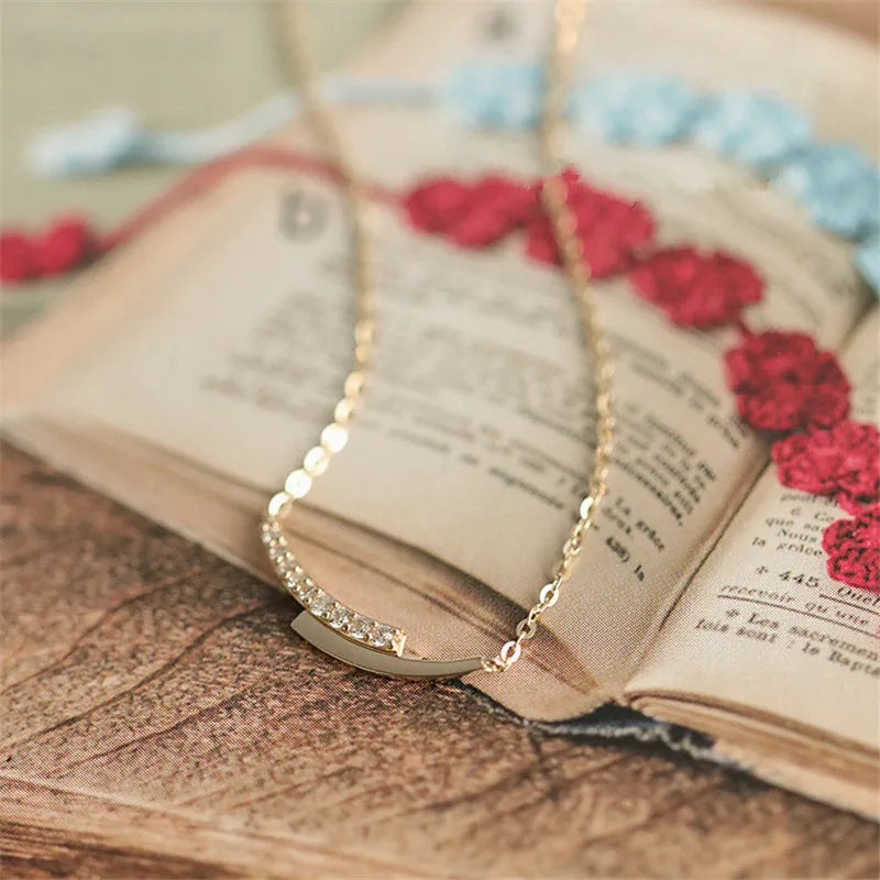 Halskette aus 925er Sterlingsilber mit 14 Karat Vergoldung, Pavé-Kristall-Kreuzungsanhänger, Schlüsselbeinkette, Damen, schlichter Schmuck, Accessoires