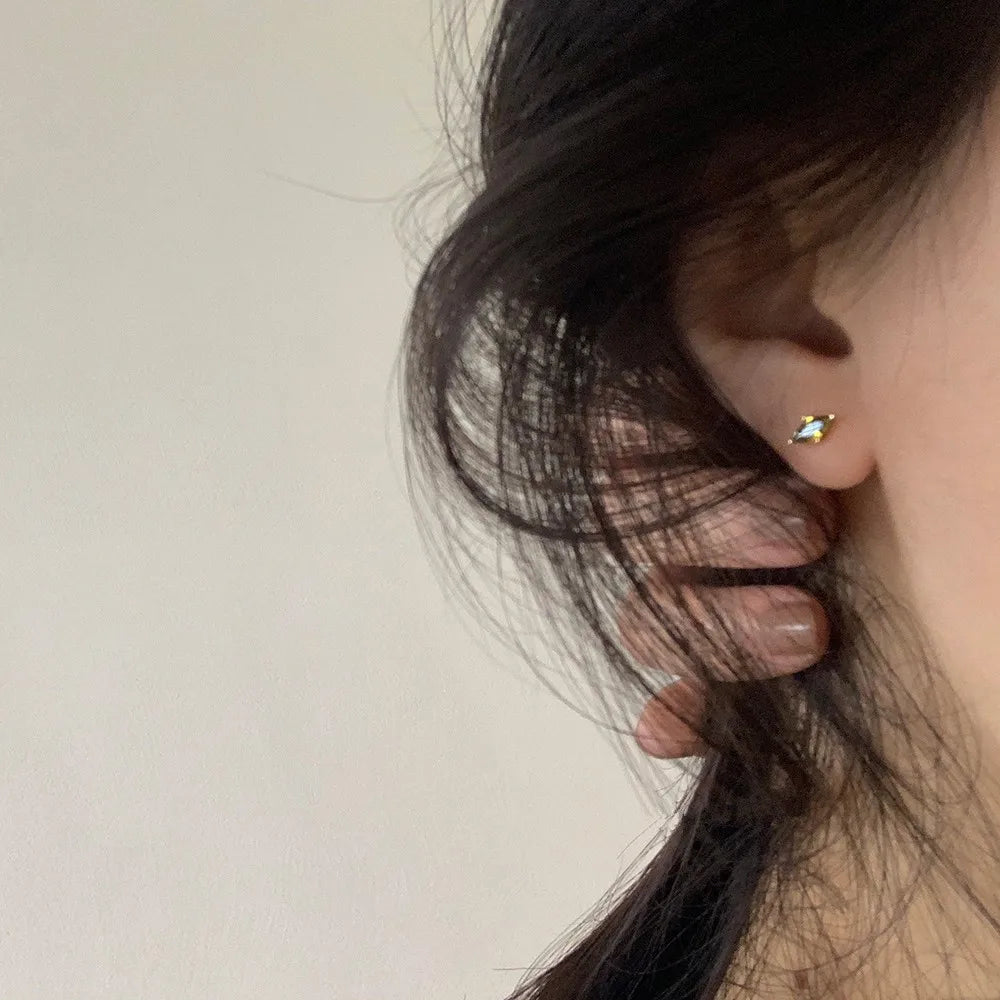 Ohrringe aus 925er Sterlingsilber, 14 Karat Gold, schlichte, frische olivgrüne Zirkonia-Ohrringe für Frauen, Party-Schmuckgeschenke