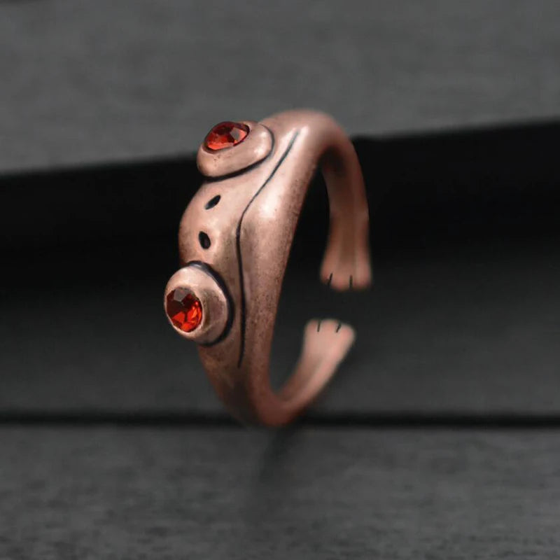New Vintage Crystal Eye Frog Ring Men Boho Brass Knuckle Animals Anel Masculino Love Rings For Women Girls Fashion Jewelry Gift